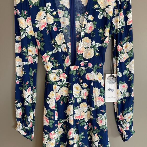 NWT Privacy Please Concord Romper Navy Blue Floral Size‎ Small Deep V-neck Sexy - Picture 6 of 16